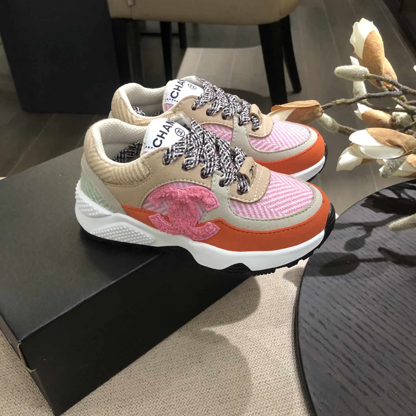 Children's shoes child